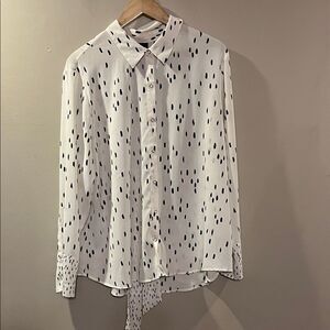 Worthington White and Black Blouse